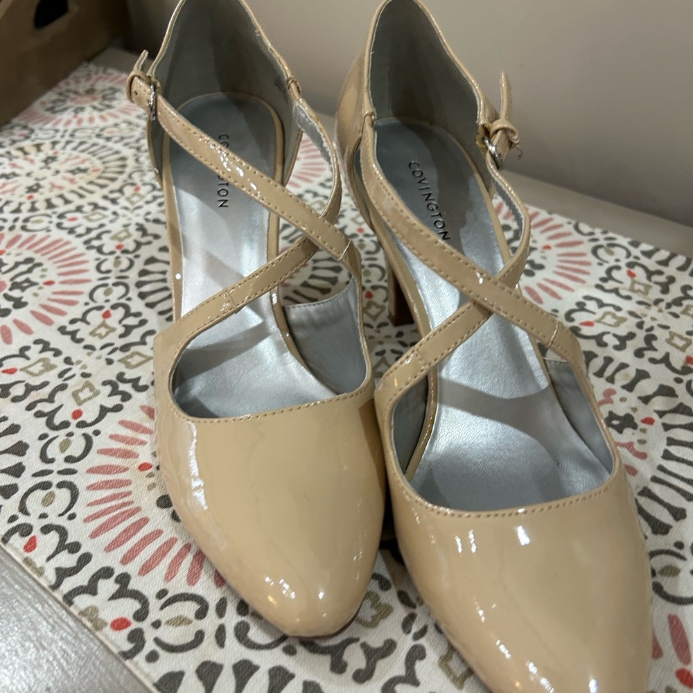 Mary Jane Pointed Pump Heel